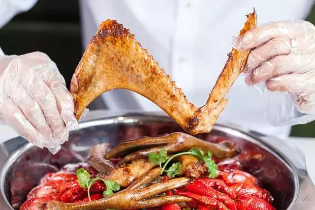 老板壕打5.8折,全年无休摄魂小龙虾,逼爆头我都要吃到Ta