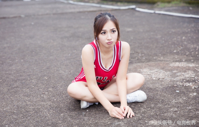 斗鱼最新的年度十大巅峰主播诞生,斗鱼年度十大巅峰主播照片对比