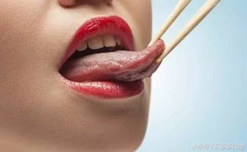 为什么吃饭会咬到舌头和腮帮,吃饭经常咬到腮或者舌头
