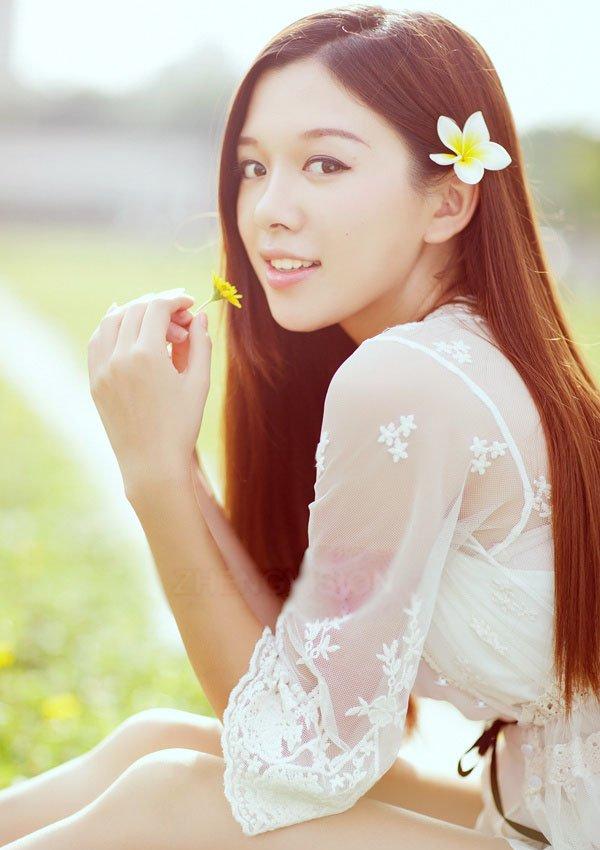 异地恋女友上了别人的宝马车 (女友上了别人的车结果后悔了)