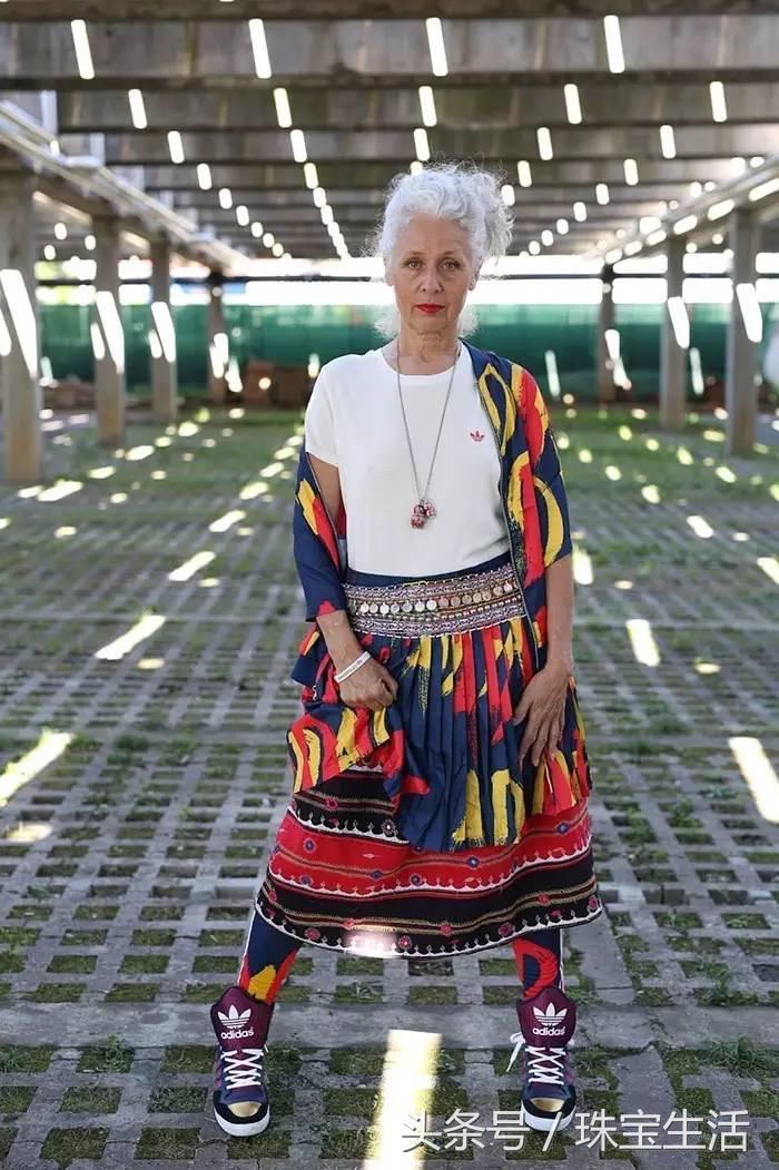 请不要用玻尿酸陪伴你年老的岁月,要用就用珠宝!