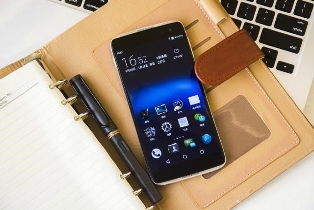 tcl950手机是双频吗,tcl显示屏amoled