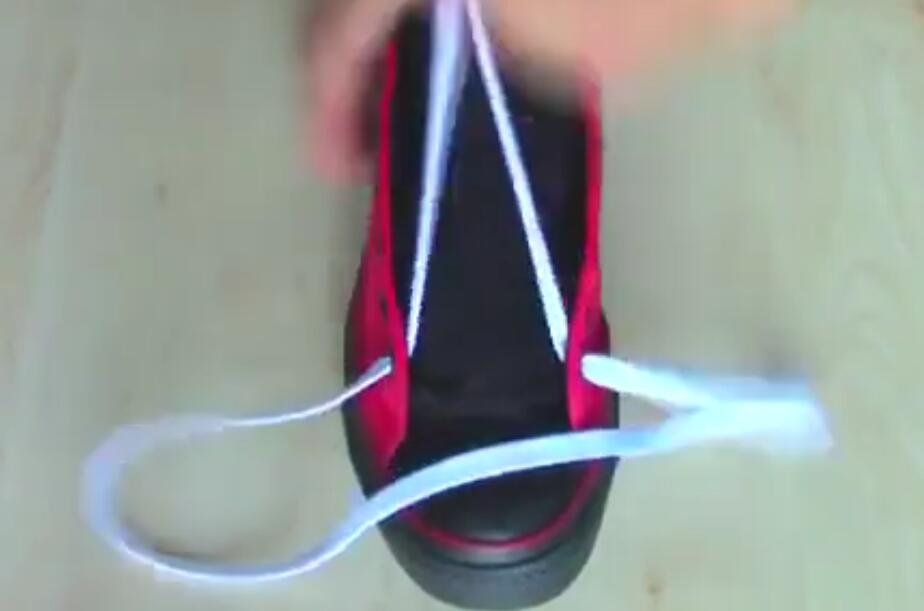 教你如何绑鞋带教程,骚气鞋带系法