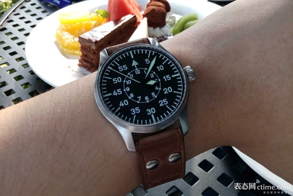 军表代表了什么,如何区别是不是军表