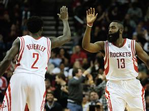 媒体评出新赛季足球排行,新赛季最强的五大后场组合