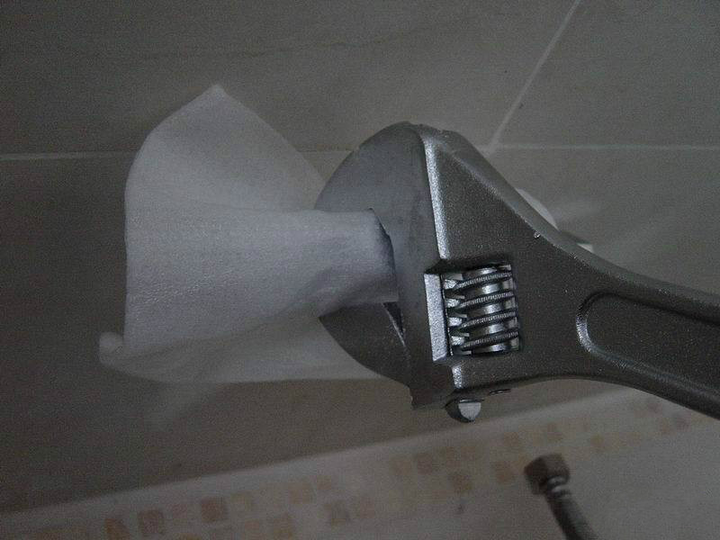 马桶怎样安装防止臭味反出,卫生间马桶反味严重简单解决方法