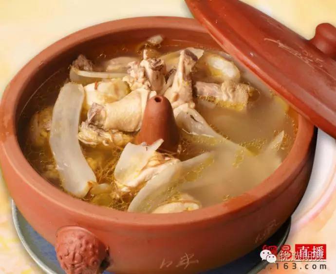 舌尖上的云南第二期:毛主席都夸赞的汽锅鸡是这样做出来的