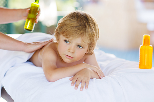 宝宝一热脸就像高原红怎么办,宝宝一吹冷风脸上就红疹