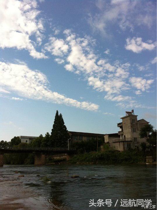 90后大学毕业生艰苦创业,喜提蒙迪欧1.5T时尚型