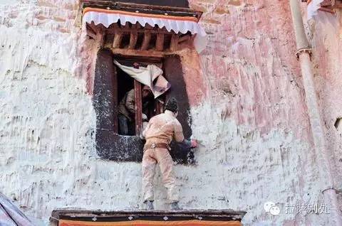 布达拉宫粉墙时间,布达拉宫一年一度的刷墙日