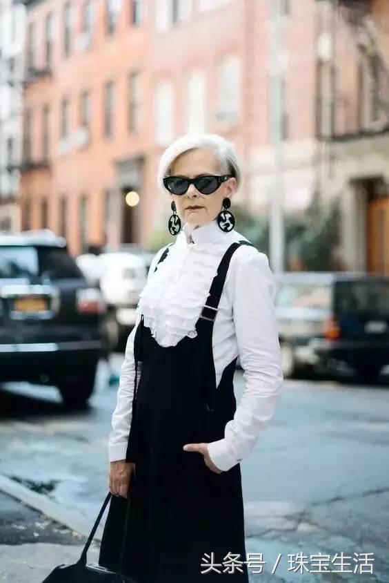 请不要用玻尿酸陪伴你年老的岁月,要用就用珠宝!