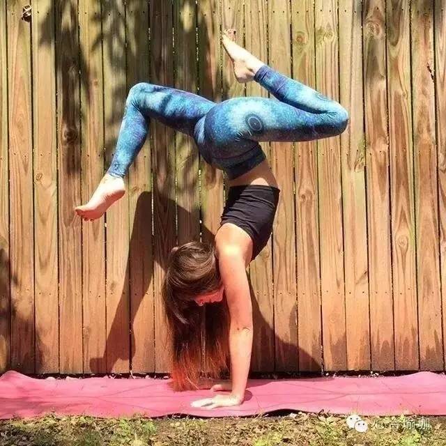 瑜伽初学者选择什么瑜伽垫,初学瑜伽在家练瑜伽垫如何选