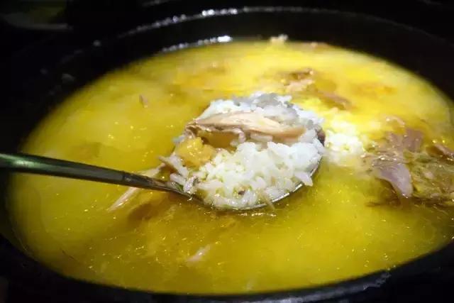 离开成都这多年，发现心念念的还是这碗4块钱的汤饭