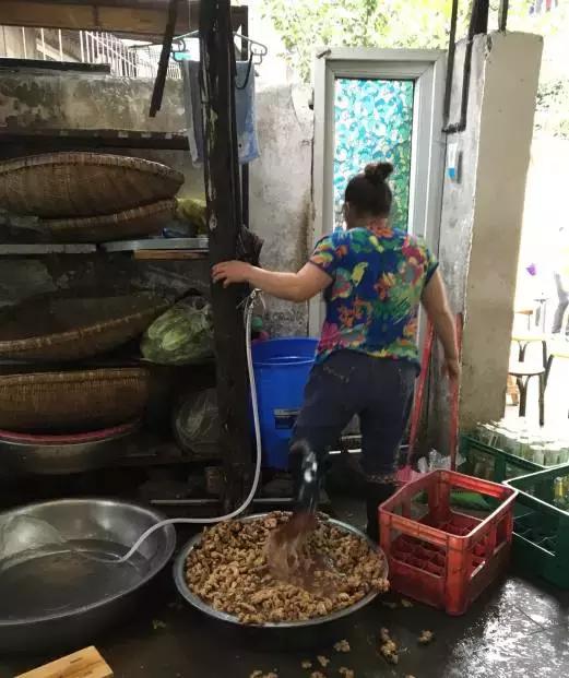 离开成都这多年，发现心念念的还是这碗4块钱的汤饭