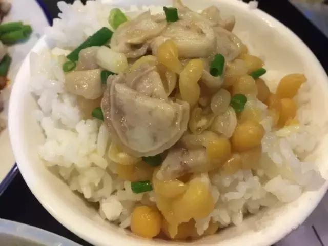 离开成都这多年，发现心念念的还是这碗4块钱的汤饭