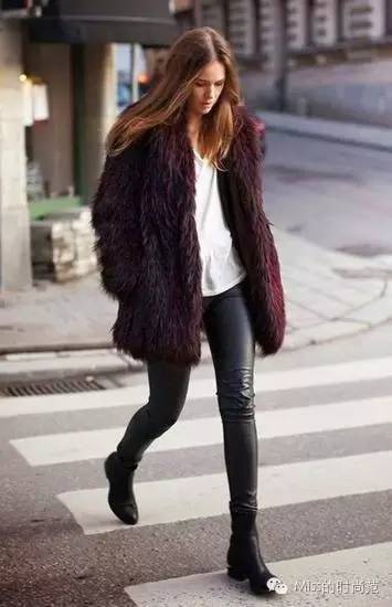 粗跟英伦风复古短靴怎么搭配,搭配短靴穿出时髦复古风格