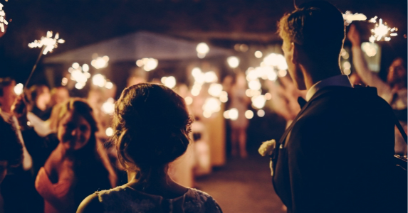 爱上漂亮女秘书他正要告白，可父亲说出20年前秘密让他忍痛放手