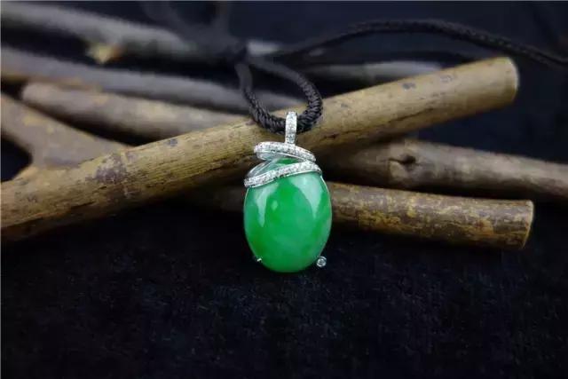 高级珠宝翡翠钻石,翡翠和钻石的形成