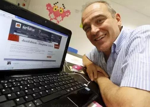 当ATM吐的是小说，法国人笑了，全世界乐了，零食业也震惊了