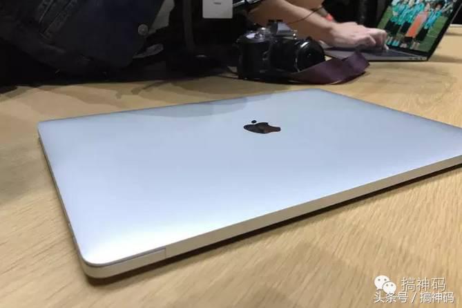 苹果macbook对比枪神7,surface与macbookair哪个更好