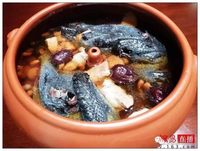 舌尖上的云南第二期:毛主席都夸赞的汽锅鸡是这样做出来的