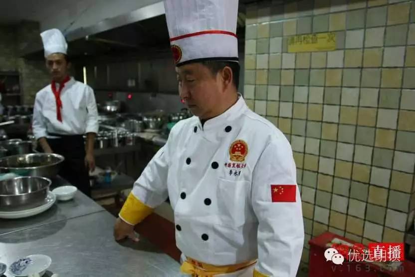 舌尖上的云南第二期:毛主席都夸赞的汽锅鸡是这样做出来的