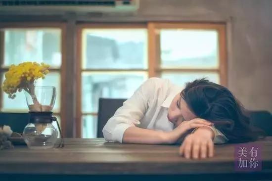 女人缺水的表现,女性为什么不缺水