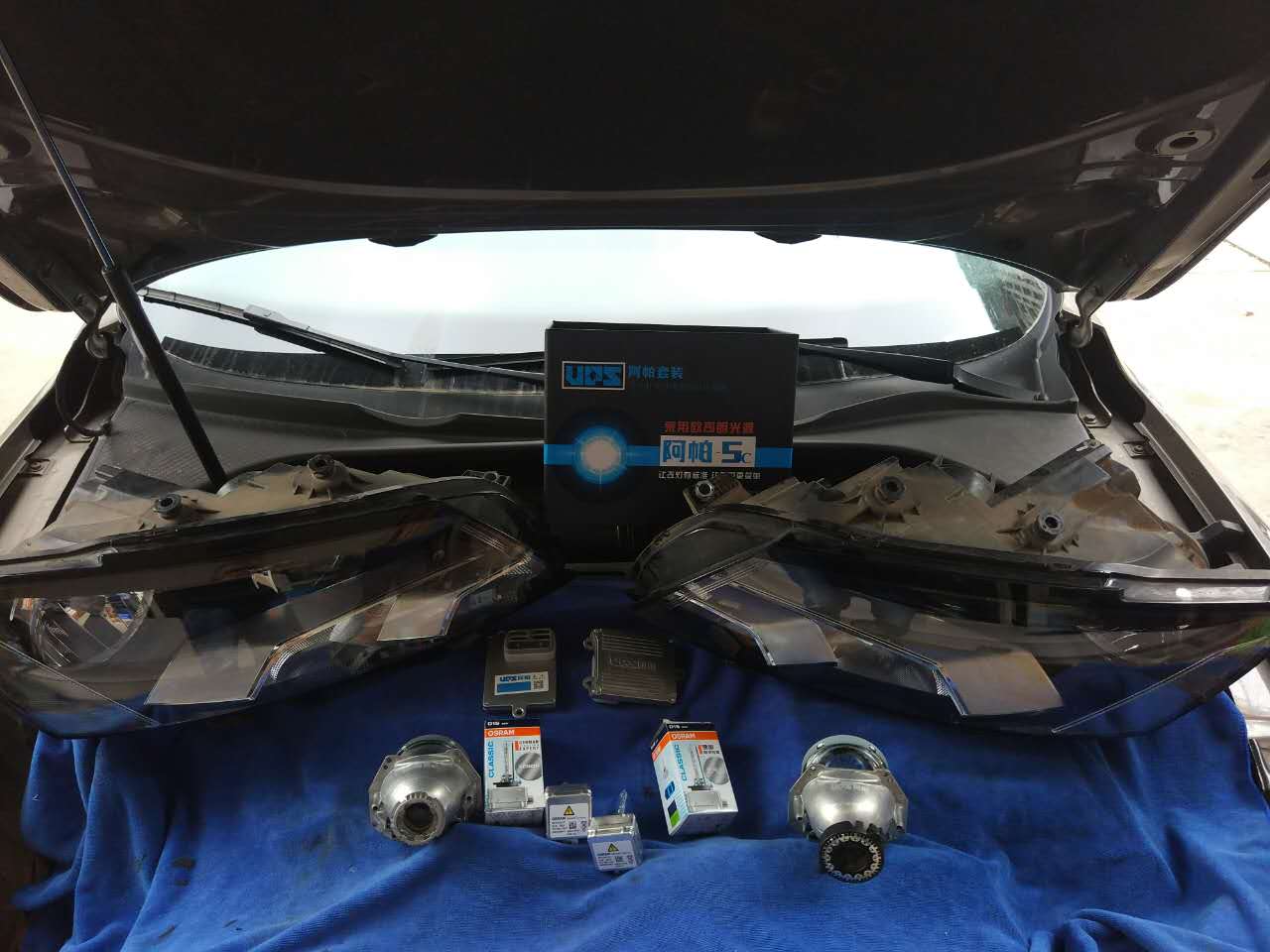 原车带透镜氙气灯好还是led灯好,为什么高配车都是直喷