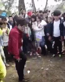 杀马特贵族广场尬舞,尬舞只服杀马特