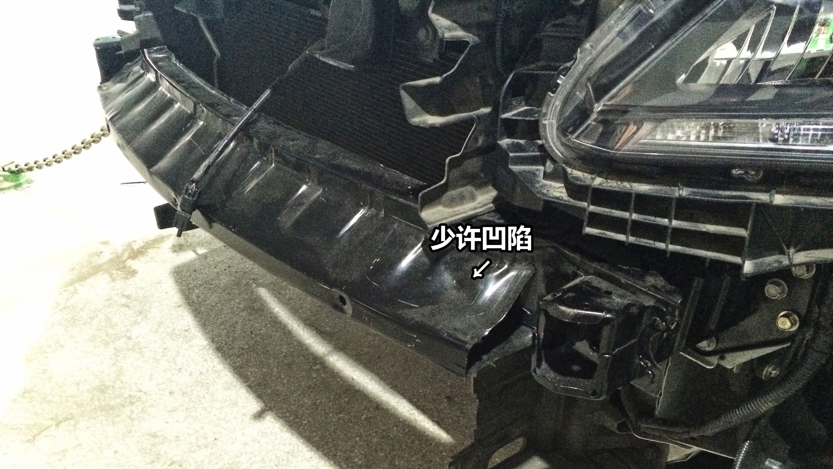 9.5代雅阁事故车修复,雅阁9代半事故现场