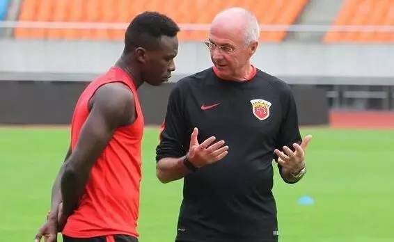 埃弗拉国足,埃弗拉苏亚雷斯厉害么