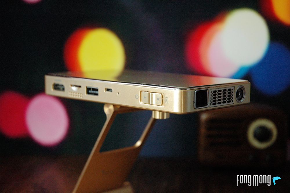 电视OUT啦！1000多快买个神画小媚在家看电影