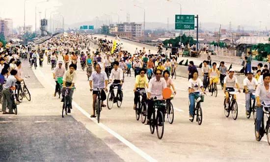 80年代大街上的视频,八十年代的大街上