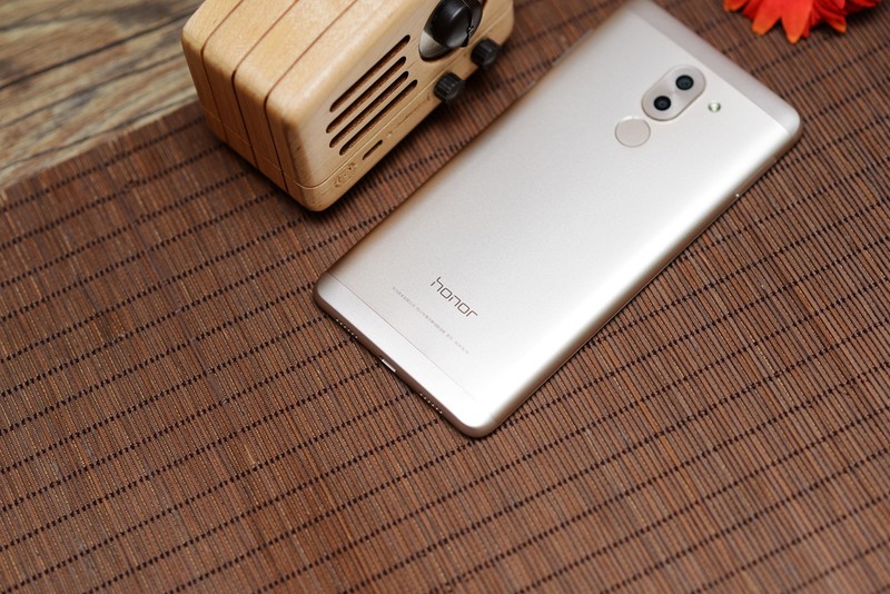 1599元荣耀畅玩40plus,699元的荣耀畅玩8c