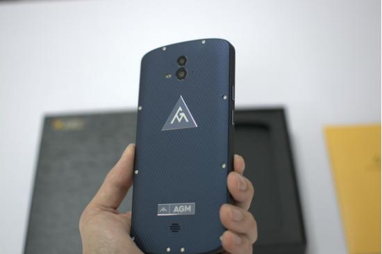 吴京专用手机玩吃鸡,agm手机吴京