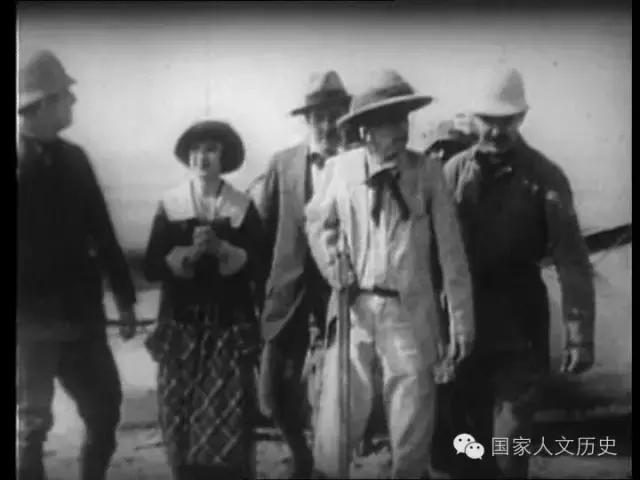 越南军队标志性头盔,越南士兵头盔为什么是斗笠