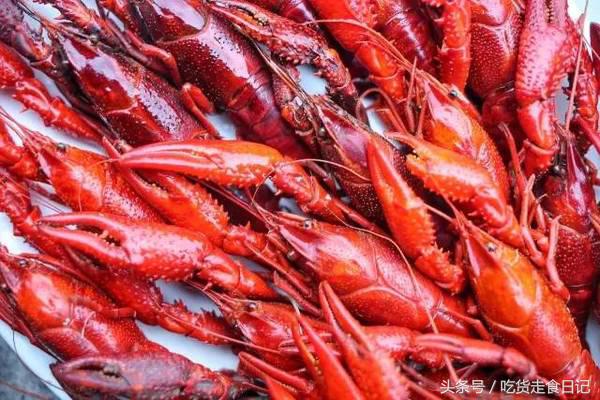 这家店的小龙虾百吃不厌,小龙虾选十三香还是油焖