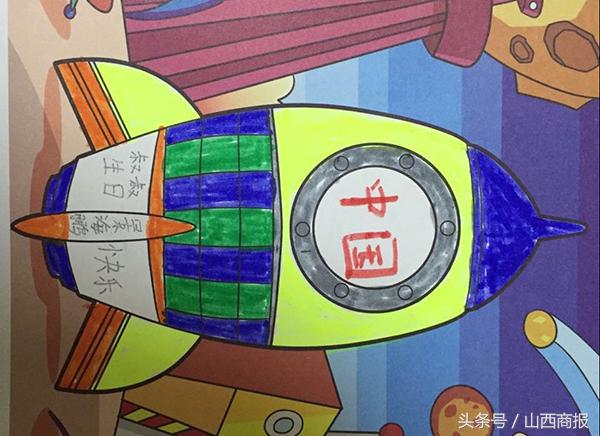 看看全国小朋友送给太空景海鹏老乡的生日“礼物”