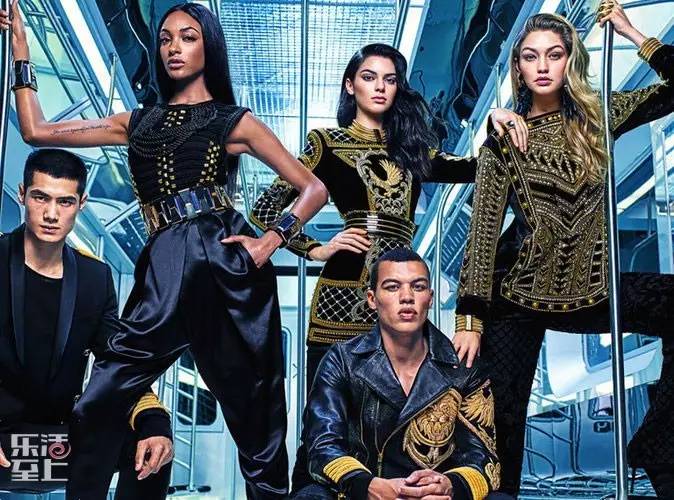 hm的联名白色衣服,hm联名高定系列