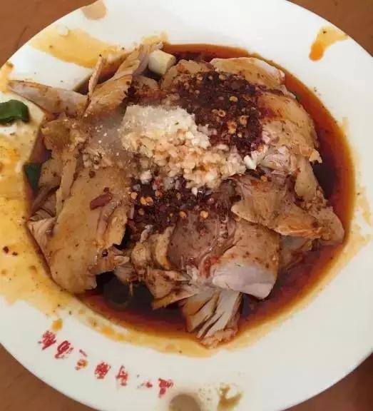 离开成都这多年，发现心念念的还是这碗4块钱的汤饭