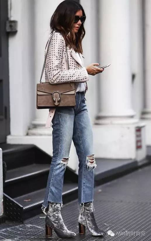 粗跟英伦风复古短靴怎么搭配,搭配短靴穿出时髦复古风格
