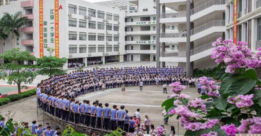 龙岗高级中学和龙岗外国语哪个好,深圳高级中学龙岗学校怎么样