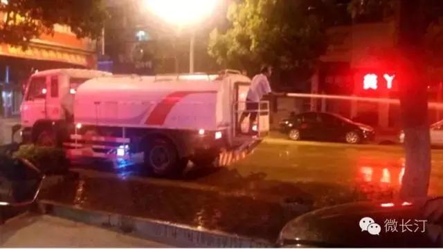 关爱环卫工人公益活动图片,关爱环卫工人暖冬在行动