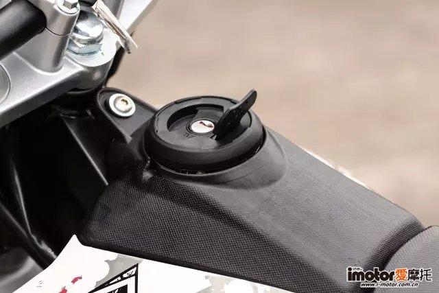 阿普利亚apriliagpr150测评,脱颖而出的车