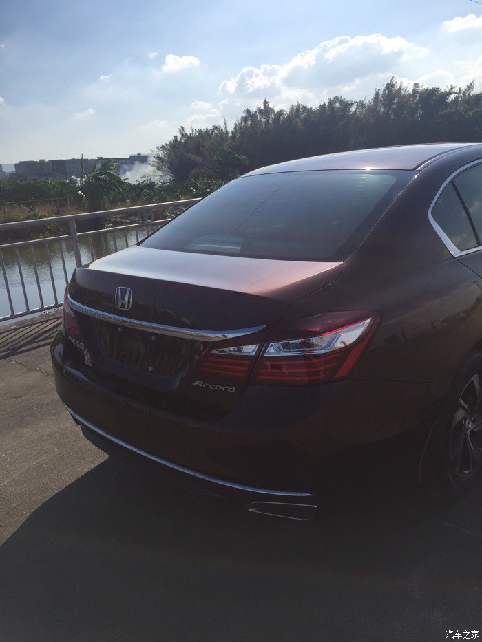 本田雅阁2.0精英版提车,雅阁琥珀金