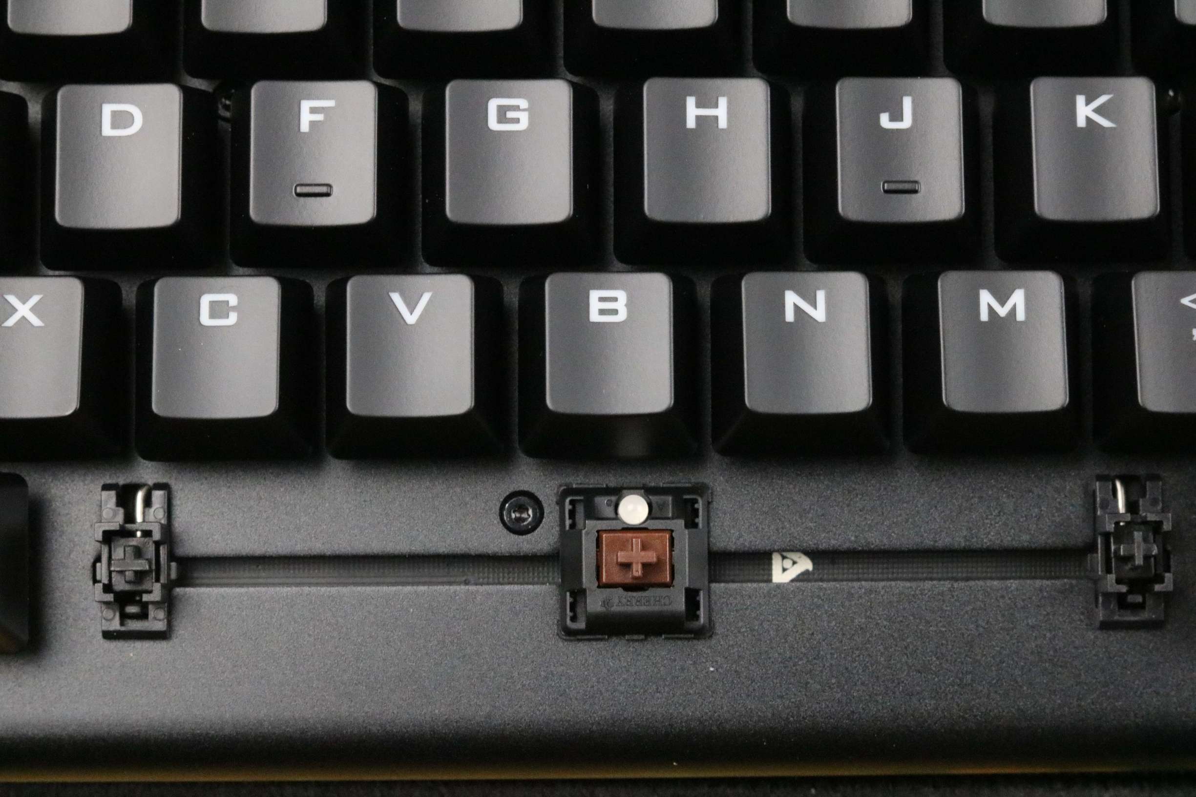 玩英雄联盟用什么轴的机械键盘好,机械键盘什么轴适合玩英雄联盟