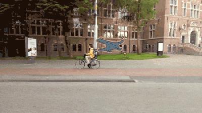 一个无聊的吃人游戏,却拯救了无数低头族