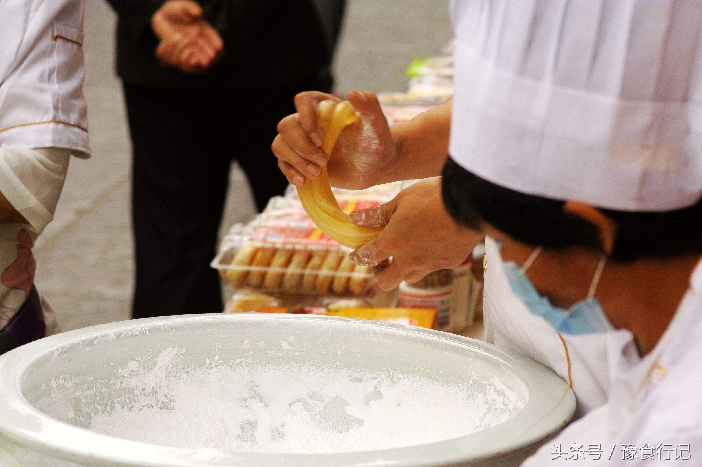洛阳本地人必去的地方,洛阳丽景门和十字老街