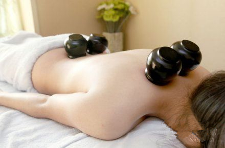 怎么通过拔罐的颜色判断身体状况,肩膀拔罐后颜色黑紫是怎么回事