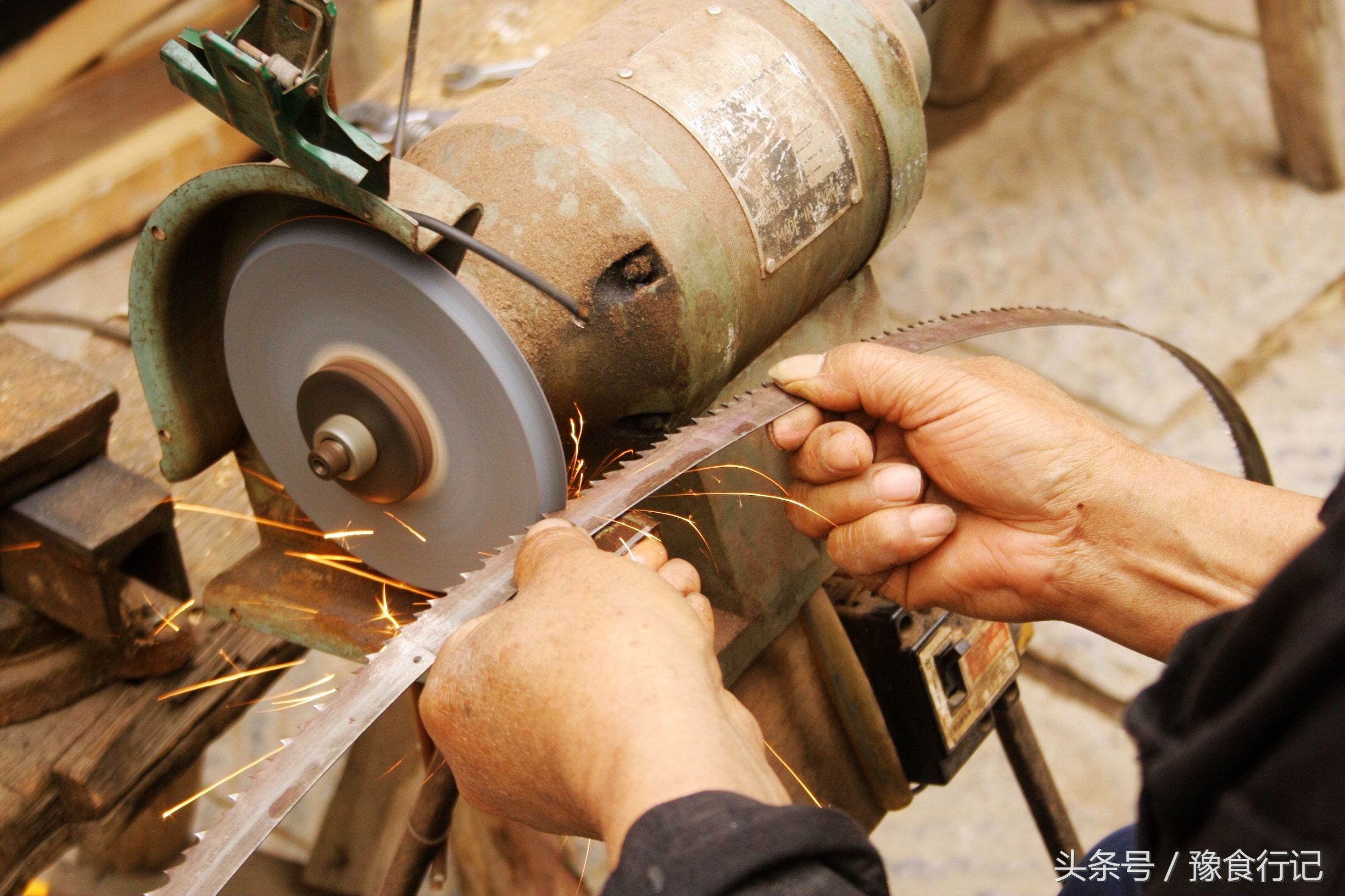 洛阳本地人必去的地方,洛阳丽景门和十字老街